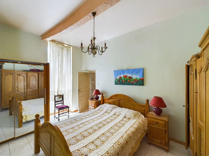 Image No.9-7 Bed House for sale