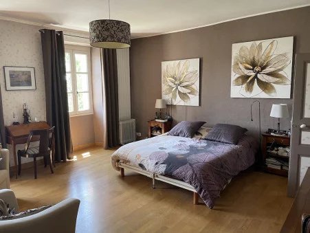 Image No.9-8 Bed House for sale