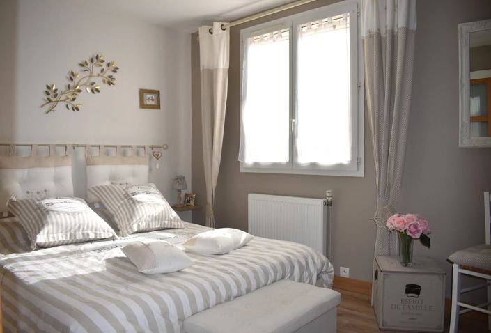 Image No.8-3 Bed House for sale