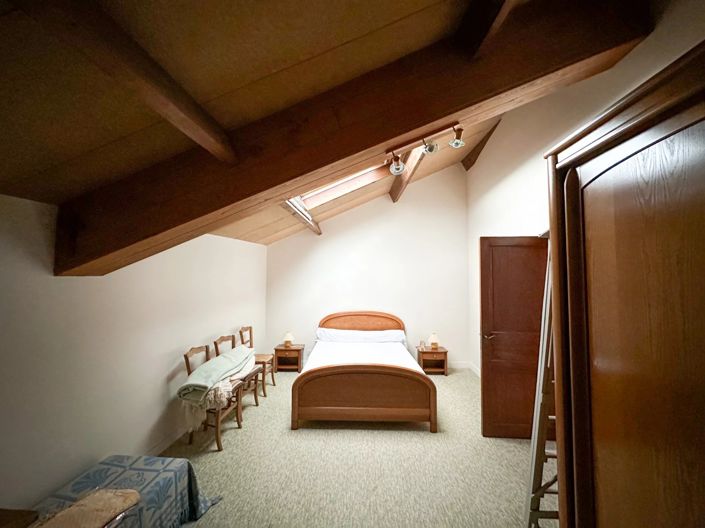 Image No.8-2 Bed House for sale