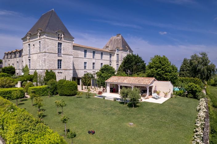 Image No.1-4 Bed House for sale