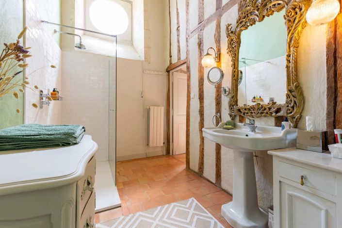 Image No.6-4 Bed House for sale