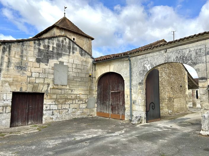 Image No.8-6 Bed House for sale