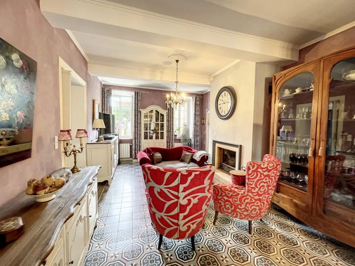 Image No.6-8 Bed House for sale