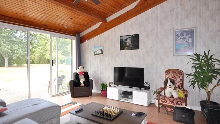 Image No.8-4 Bed House for sale