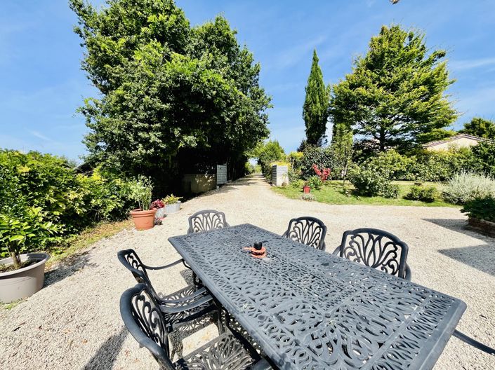 Image No.2-4 Bed House for sale