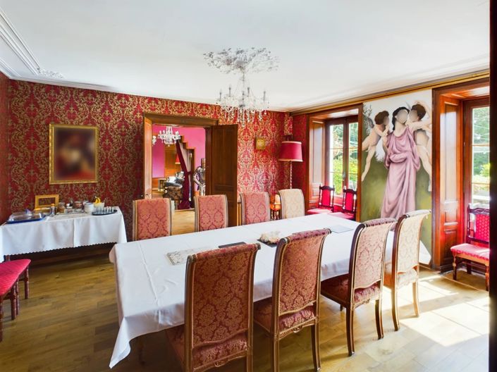 Image No.4-10 Bed House for sale