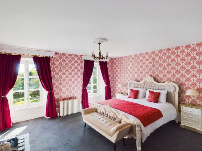 Image No.6-10 Bed House for sale