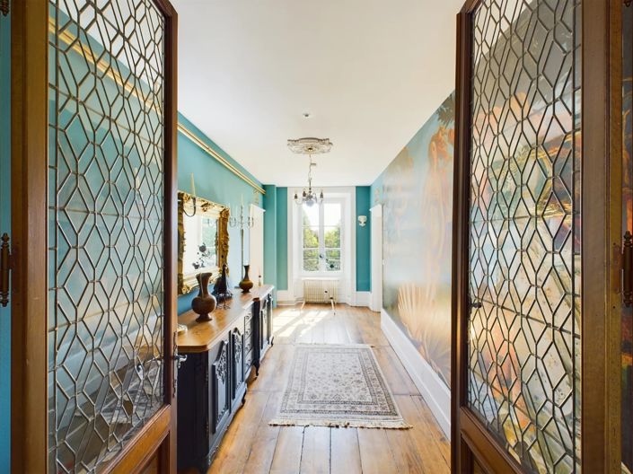 Image No.8-10 Bed House for sale