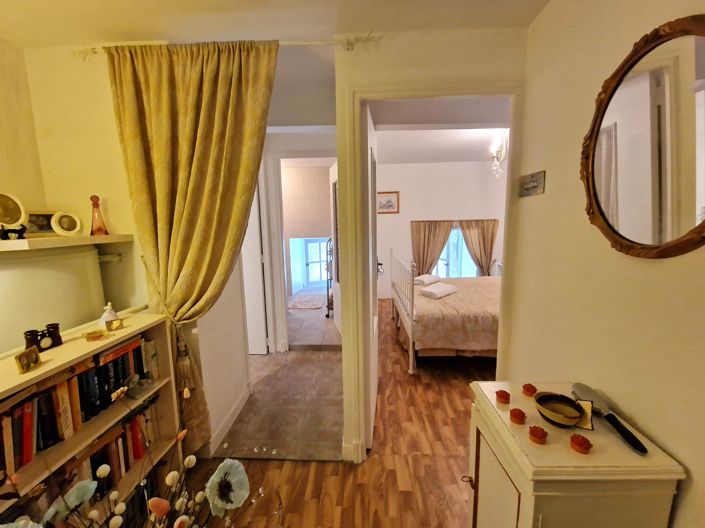 Image No.5-2 Bed House for sale