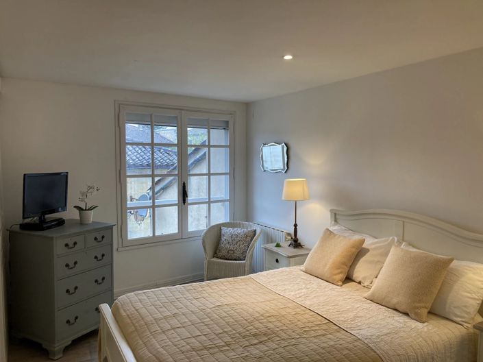 Image No.10-3 Bed House for sale