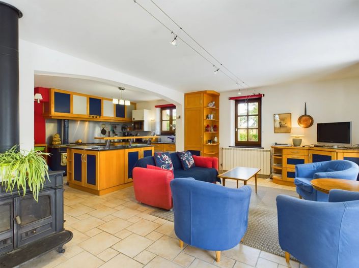 Image No.10-7 Bed House for sale