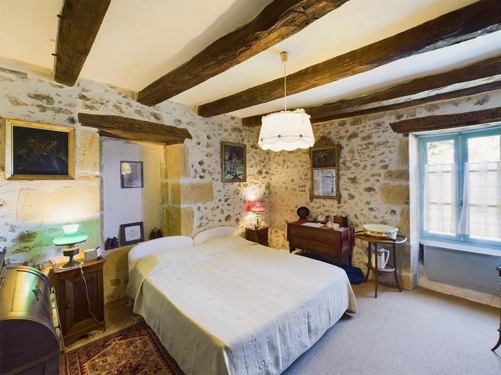 Image No.10-6 Bed House for sale