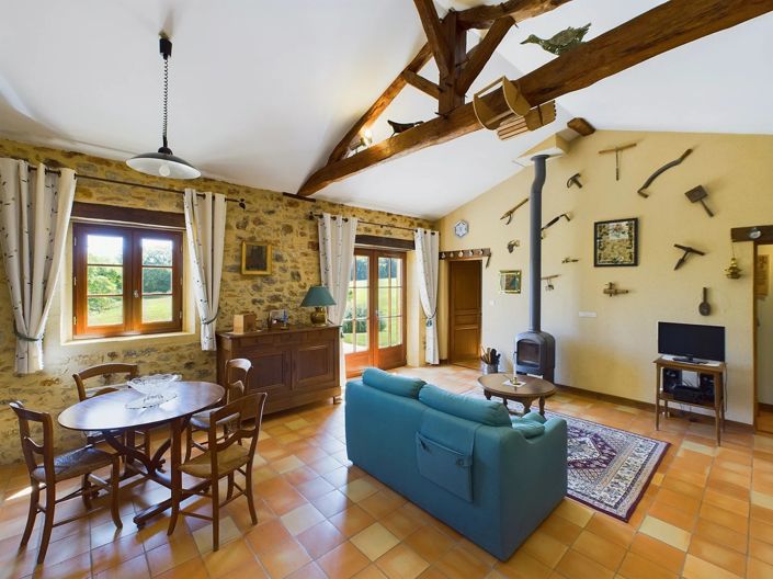 Image No.3-6 Bed House for sale