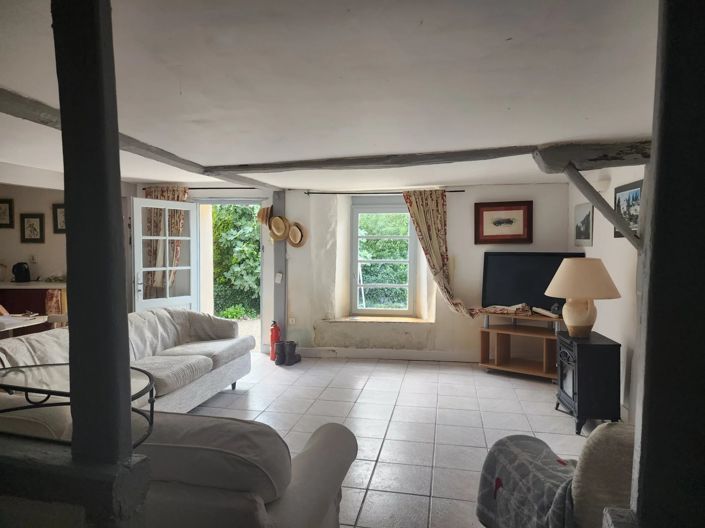 Image No.5-2 Bed House for sale