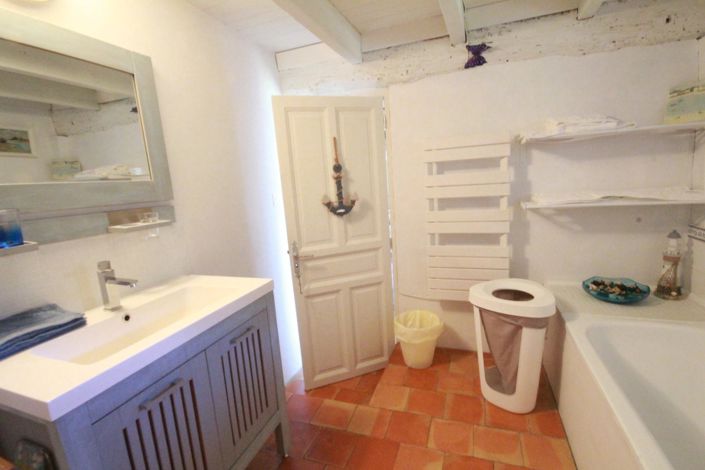 Image No.11-6 Bed House for sale