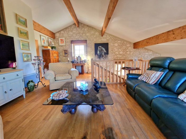 Image No.3-6 Bed House for sale