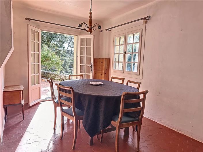 Image No.14-3 Bed Property for sale