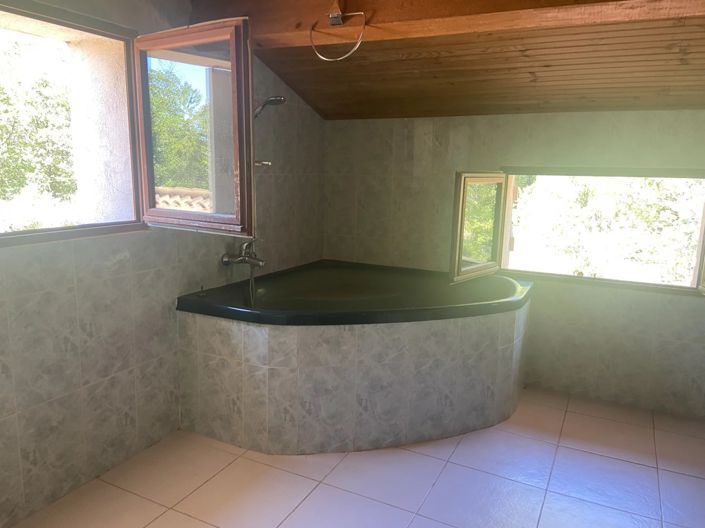 Image No.11-5 Bed House for sale