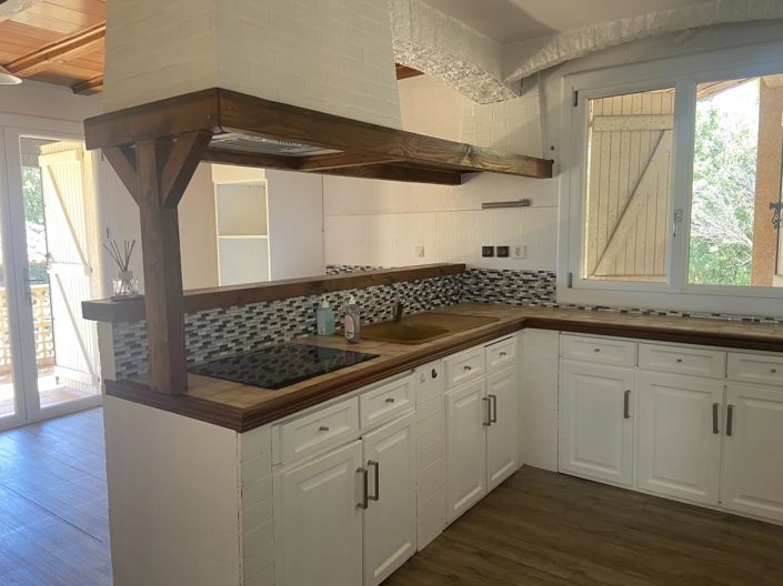 Image No.5-5 Bed House for sale