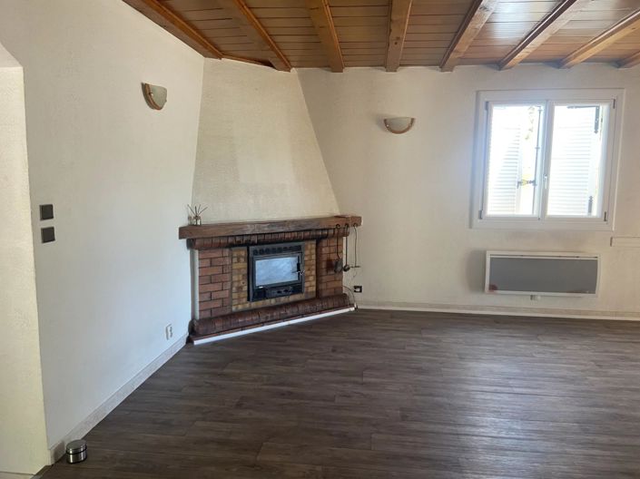 Image No.6-5 Bed House for sale