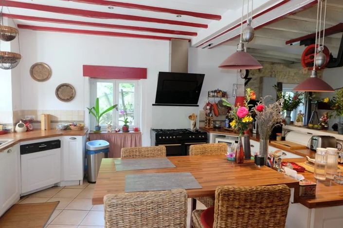 Image No.6-5 Bed House for sale