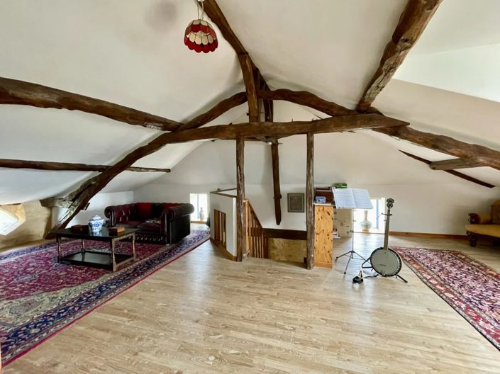 Image No.9-5 Bed House for sale