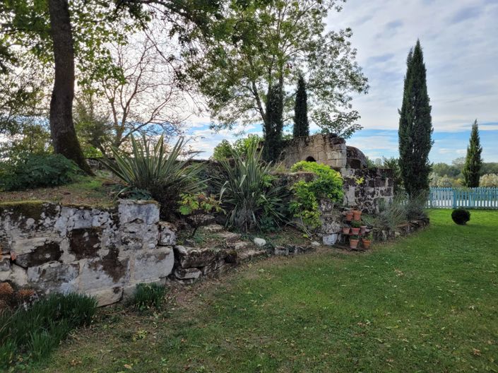 Image No.10-6 Bed House for sale