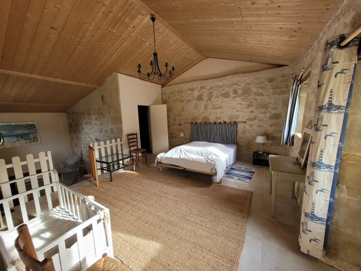 Image No.9-6 Bed House for sale