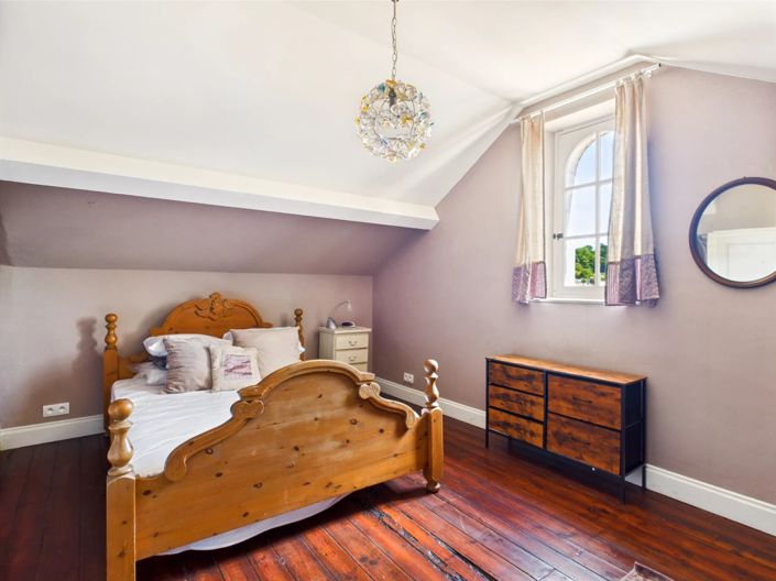 Image No.15-4 Bed House for sale