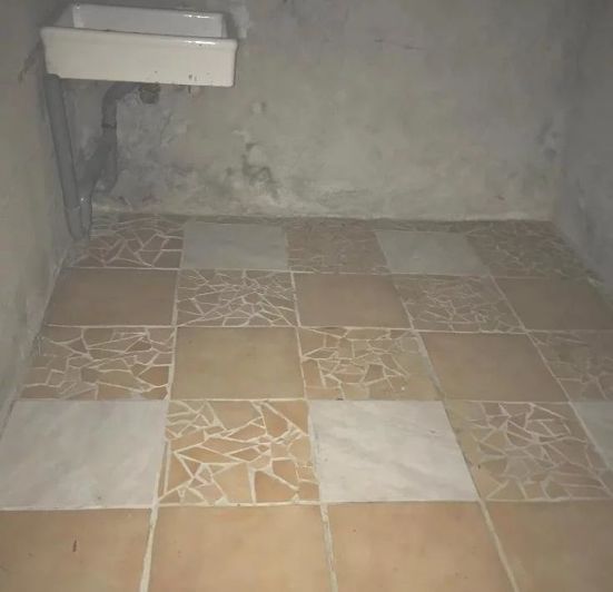 Image No.12-2 Bed House for sale