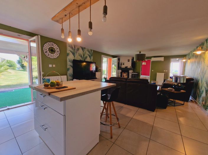 Image No.11-4 Bed House for sale