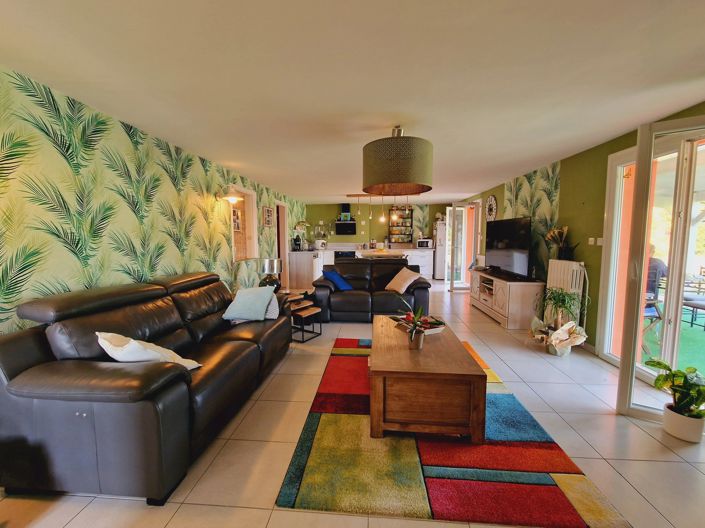 Image No.3-4 Bed House for sale