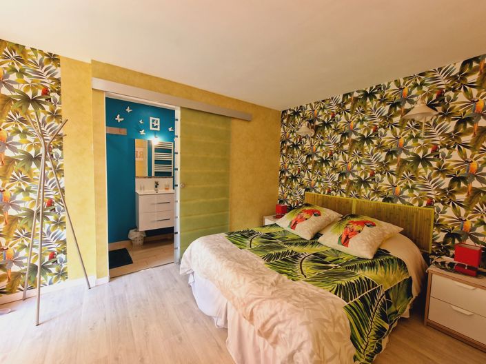 Image No.8-4 Bed House for sale