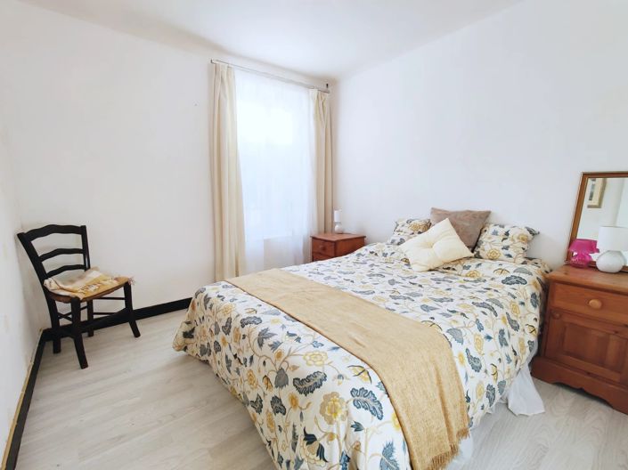 Image No.8-3 Bed Village House for sale