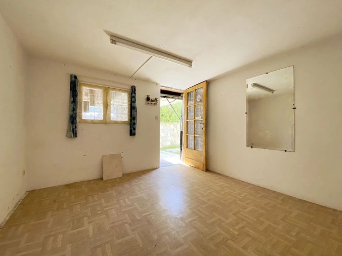 Image No.9-3 Bed House for sale