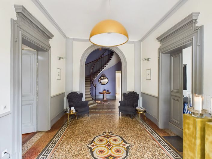 Image No.3-8 Bed House for sale