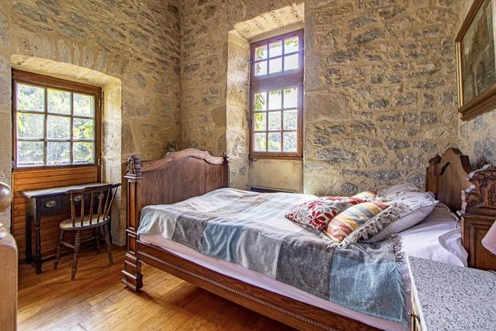 Image No.15-9 Bed House for sale