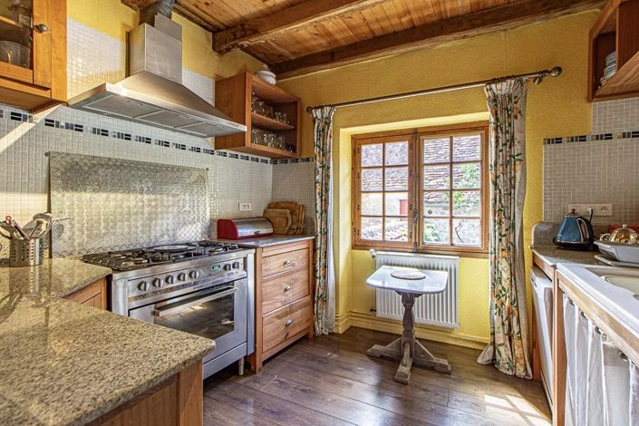 Image No.4-9 Bed House for sale