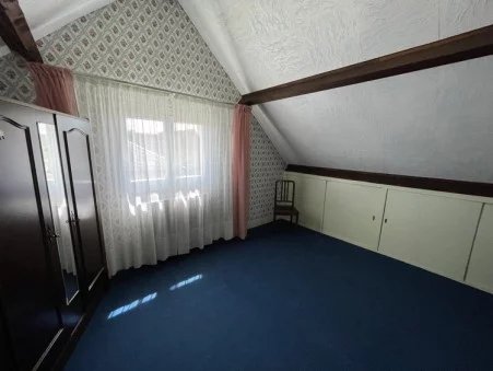 Image No.8-4 Bed House for sale