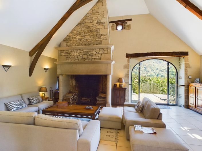 Image No.3-6 Bed House for sale