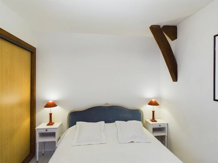 Image No.9-6 Bed House for sale