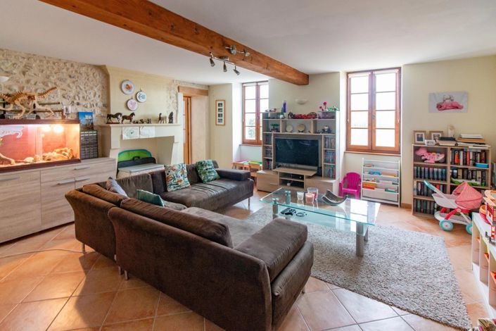 Image No.10-6 Bed House for sale