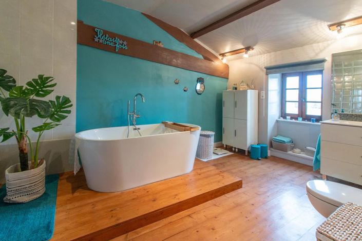 Image No.12-6 Bed House for sale