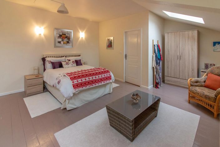 Image No.13-6 Bed House for sale