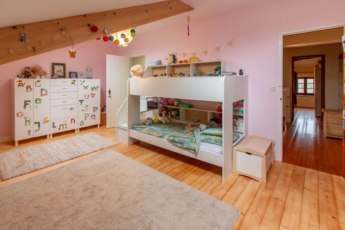 Image No.14-6 Bed House for sale