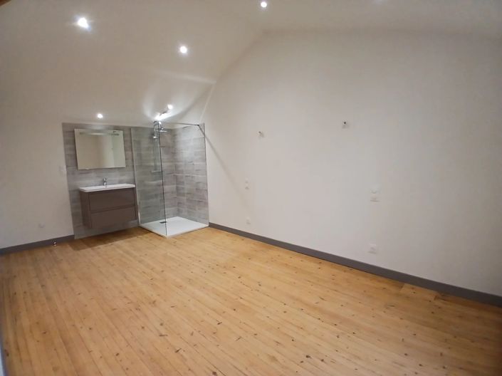 Image No.10-5 Bed House for sale