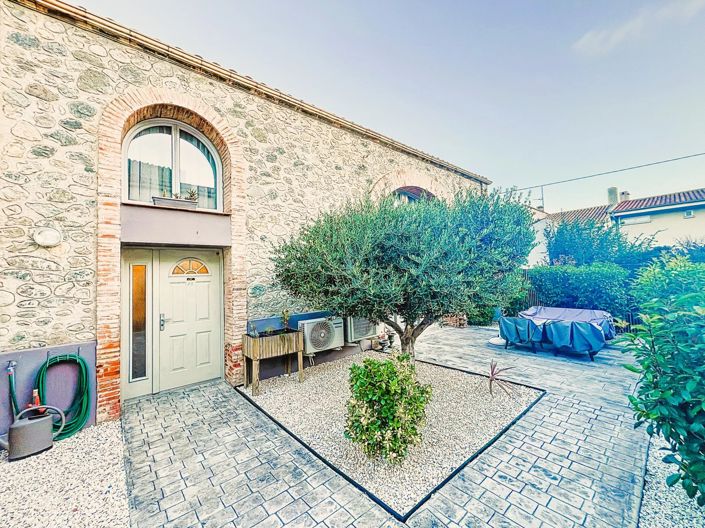 Image No.2-4 Bed House for sale