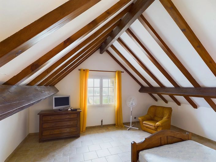 Image No.11-9 Bed House for sale