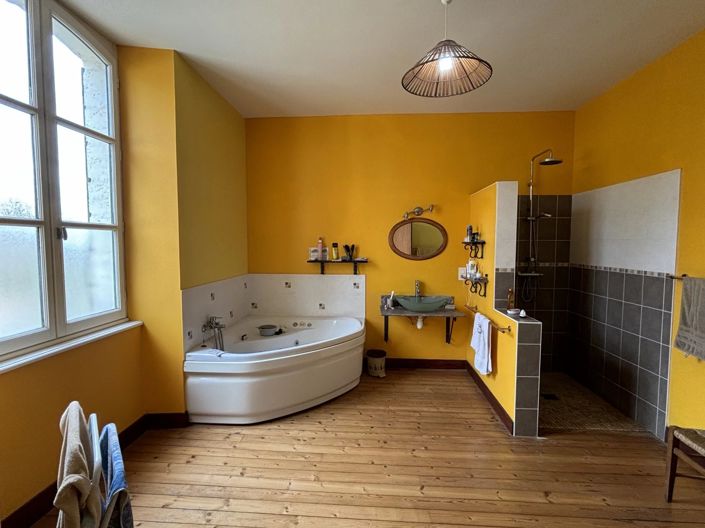 Image No.10-7 Bed House for sale